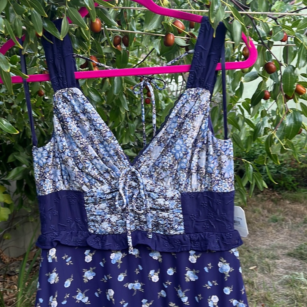 Floral Blue and White Dress - Picture 5 of 14